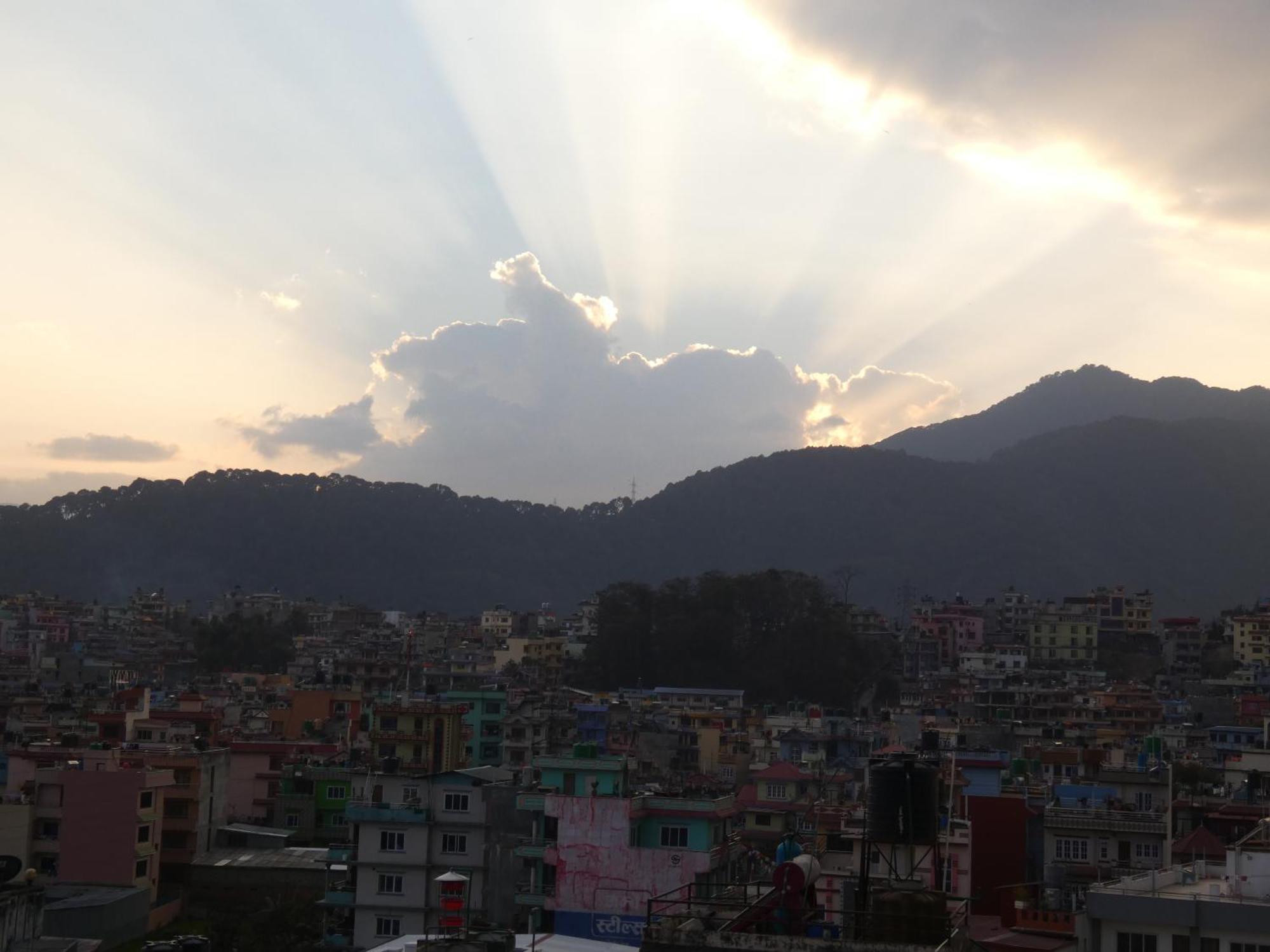 Sara'S Backpackers Hotel Kathmandu Exterior photo