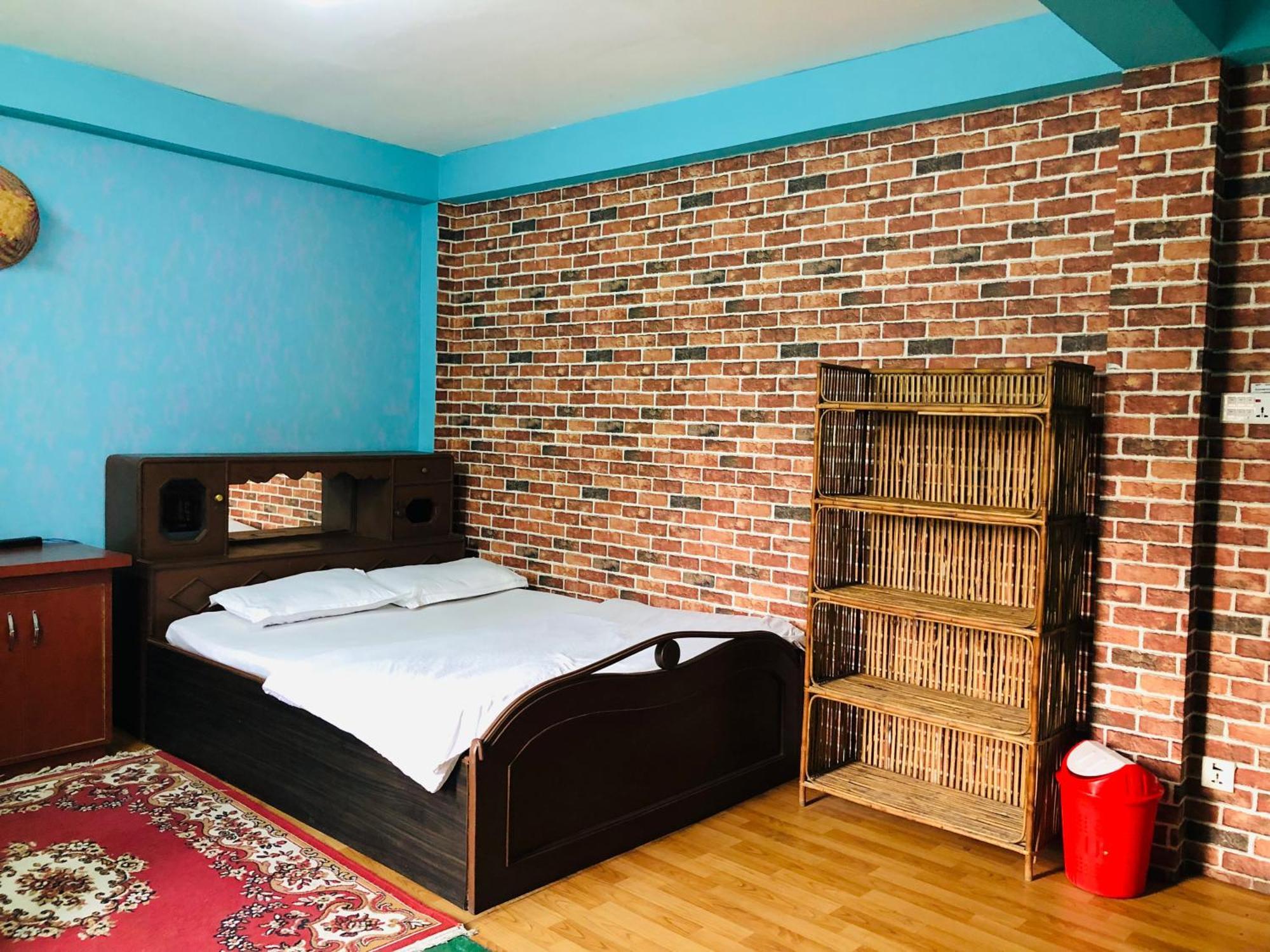 Sara'S Backpackers Hotel Kathmandu Exterior photo