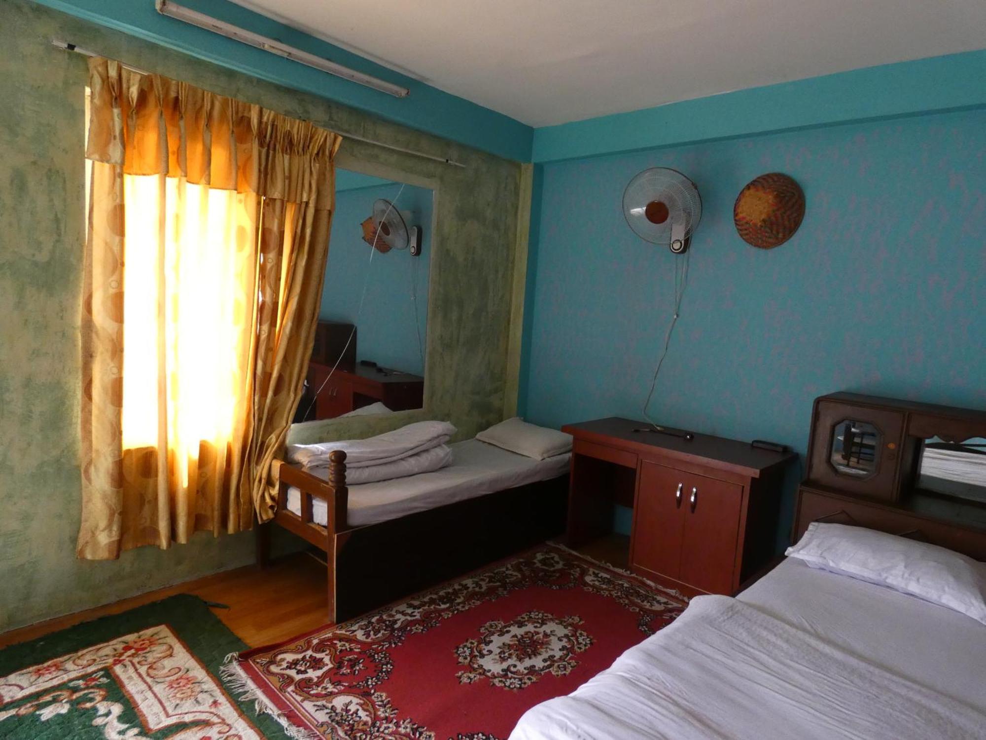 Sara'S Backpackers Hotel Kathmandu Exterior photo