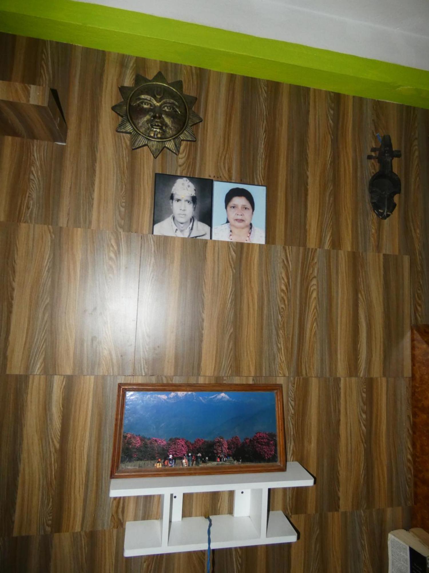 Sara'S Backpackers Hotel Kathmandu Exterior photo