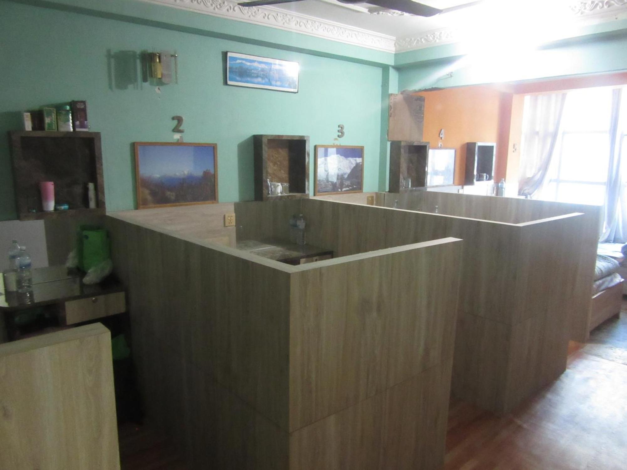Sara'S Backpackers Hotel Kathmandu Exterior photo